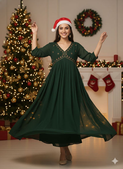 Aline Kurti along with X'mas cap